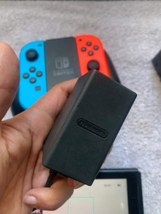 Nintendo Switch + Juego y Accesorios