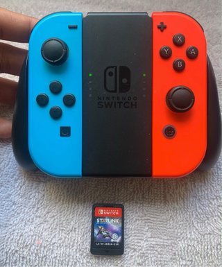 Nintendo Switch + Juego y Accesorios