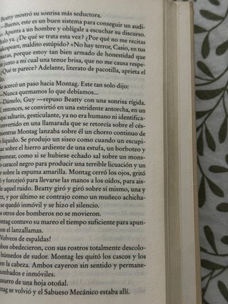 Libro Fahrenheit 451 - RAY BRADBURY