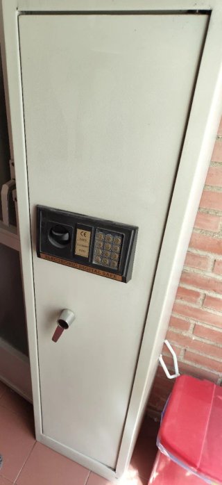 Armero con caja de seguridad