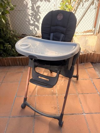 Trona de bebé maxicosi negra con bandeja