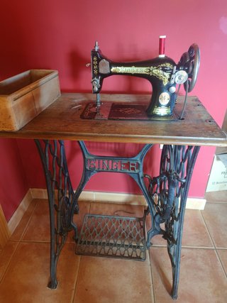 Máquina de coser Singer antigua