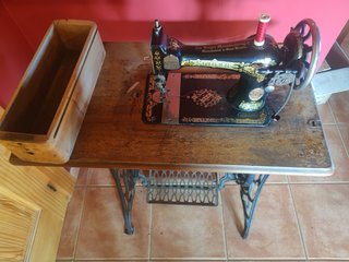 Máquina de coser Singer antigua