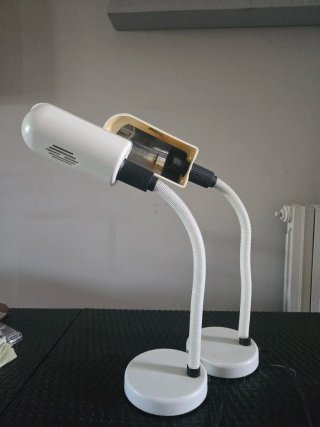 Lampade da tavolo beige e bianche con interruttore