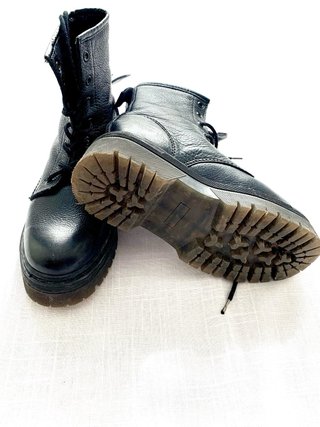 Botas de piel negras