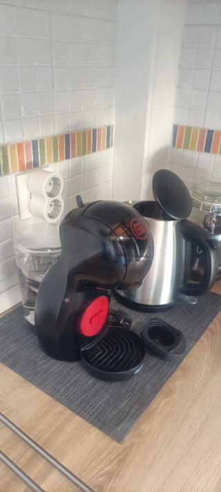Cafetera Dolce Gusto Negra