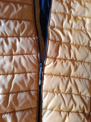 Chaqueta naranja acolchada