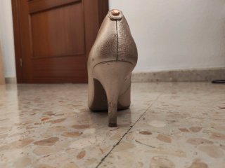 Zapatos de salón Michael Kors dorados