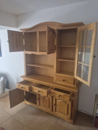 Mueble comedor madera y cristal Fácil acceso.