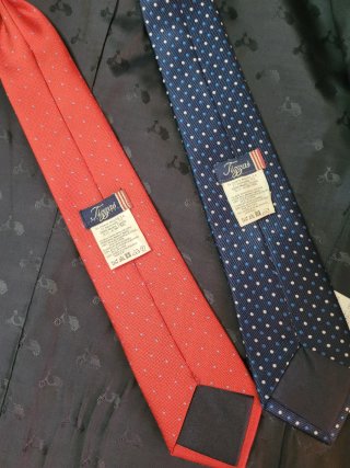 Americana Tizzas. Talla 11-12 niño más corbata.