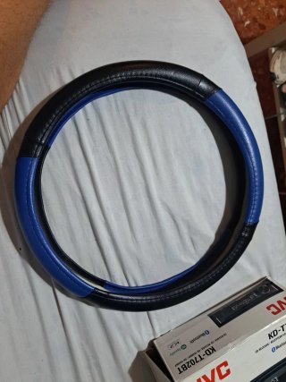 Funda Volante Negra y Azul Acolchada