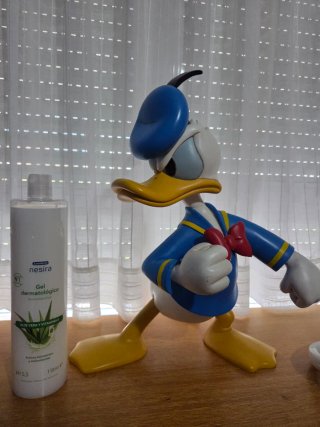 Figura Pato Donald Enfado