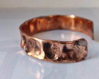 Bracciale in rame martellato