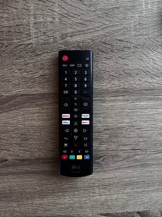 Smart TV LG 32” con Soporte Articulado