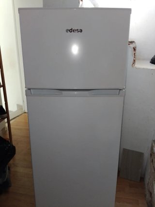 Frigorífico pequeño blanco