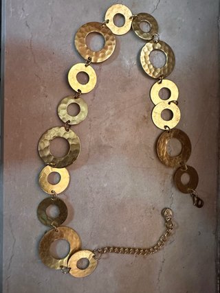 Collana cerchi dorati martellati