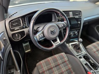 Volkswagen Golf GTI Performance 245CV | 2017