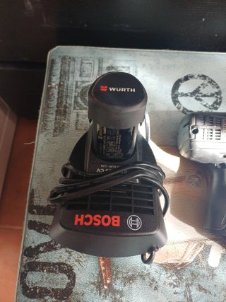 Destornillador Wurth + Cargador Bosch
