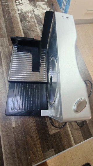 Cortafiambres Jata CF301 100W