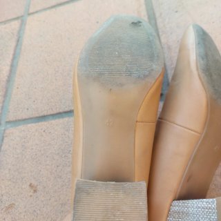 Zapatos de tacón beige