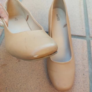 Zapatos de tacón beige