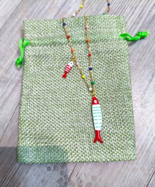 Collar de acero inoxidable con peces de colores