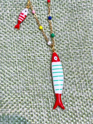 Collar de acero inoxidable con peces de colores