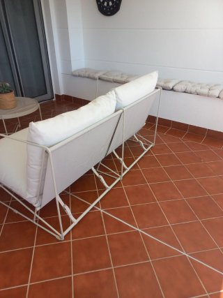 Sofá de jardín Ikea casi nuevo