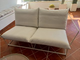 Sofá de jardín Ikea casi nuevo