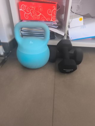 Kettlebell y Mancuernas de Gimnasio