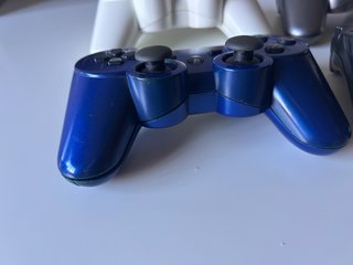 PS3 Slim 150GB + 4 mandos + 14 juegos