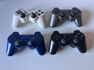 PS3 Slim 150GB + 4 mandos + 14 juegos