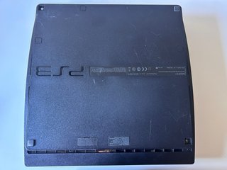 PS3 Slim 150GB + 4 mandos + 14 juegos