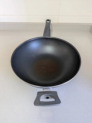 Sartén Wok Antiadherente con Tapa