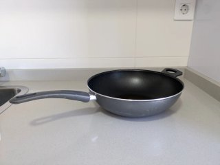 Sartén Wok Antiadherente con Tapa