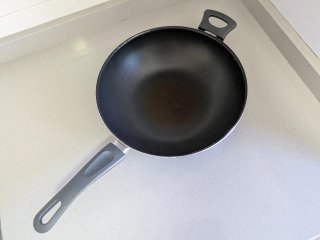 Sartén Wok Antiadherente con Tapa