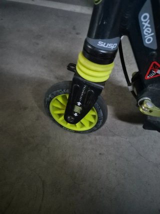 Monopatín Oxelo Negro y Amarillo