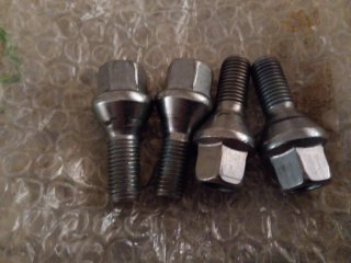 4 Tornillos Ruedas Renault Clio Nuevos