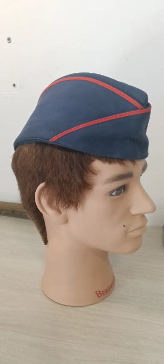 Antíguo Gorro cuartelero "plátano" militar años 60