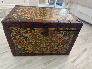 Baúl decorativo estilo oriental