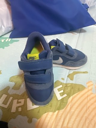 2 pares zapatillas Nike bebé talla 23.5