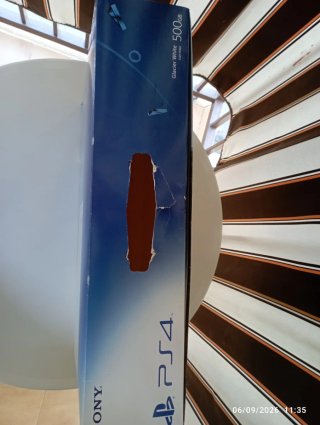 Caja Vacía PS4 Glacier White 500GB