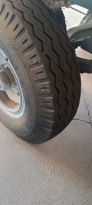Remolque agrícola azul