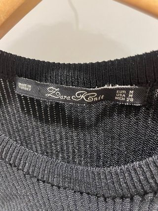 Crop top negro de manga larga