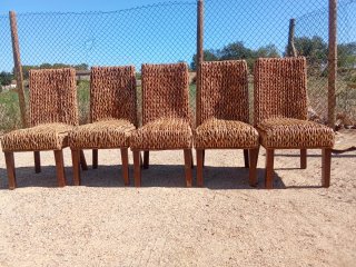 Set de 5 sillas de mimbre y madera