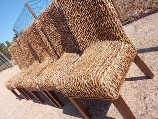 Set de 5 sillas de mimbre y madera