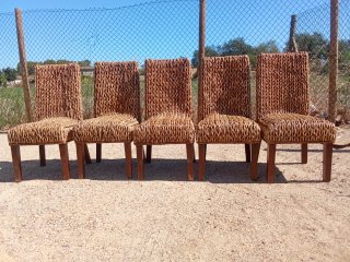 Set de 5 sillas de mimbre y madera
