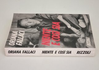 Oriana Fallaci Niente e così sia Libro Rizzoli '80