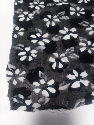 2 retales tela gasa floral negro