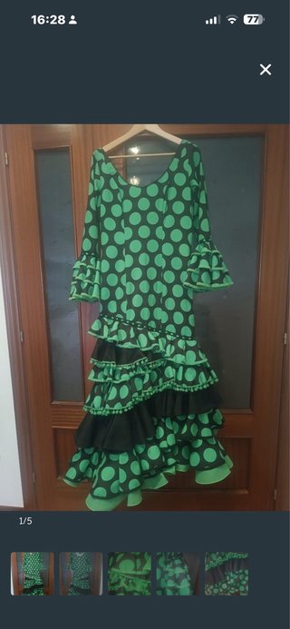 Vestido de flamenca lunares verde y negro